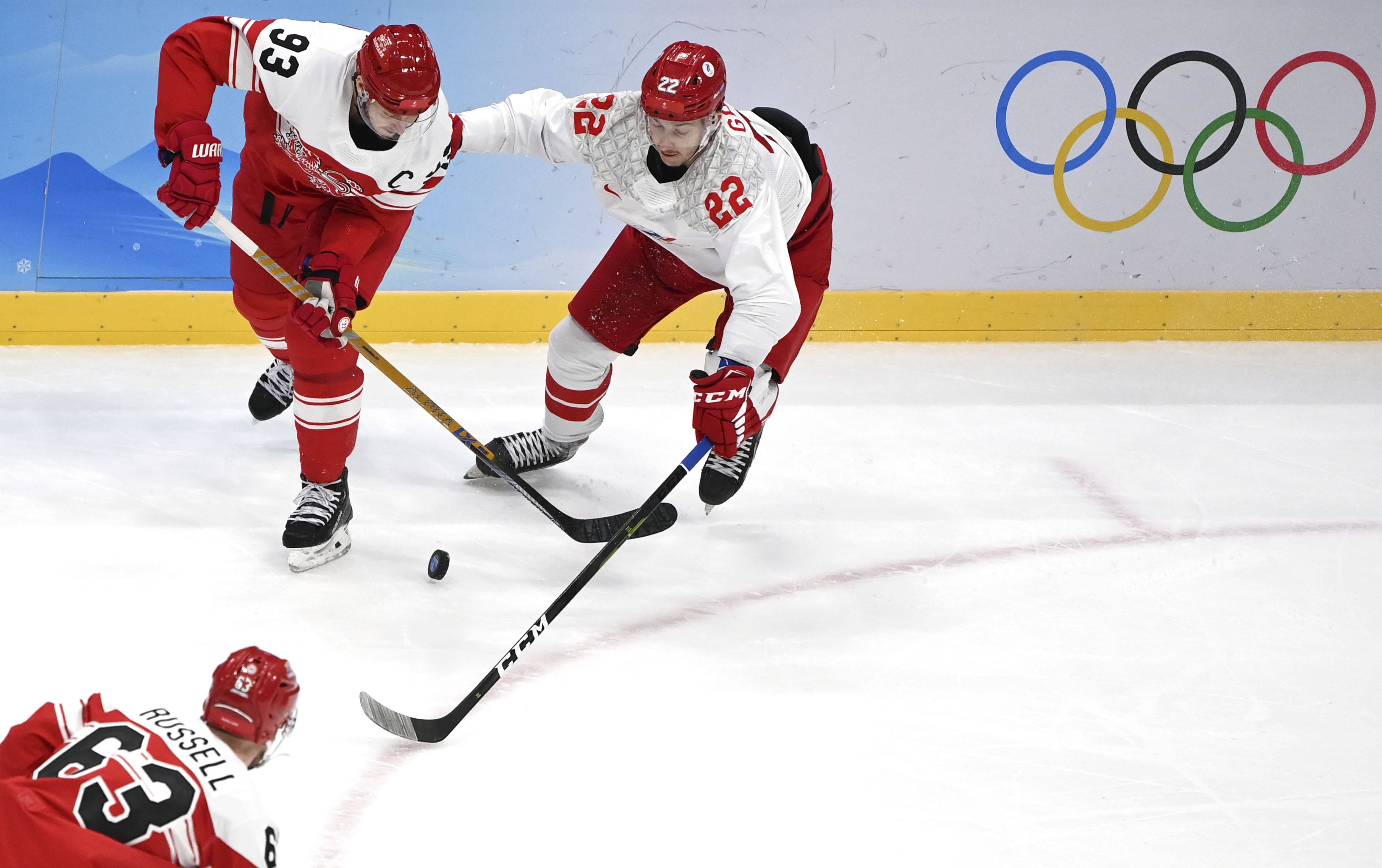 星空体育-冰球巡回赛，姑苏玄武队与江畔闪电队绝杀，VAR改判成焦点！边路成突破口(冰球比赛结果查询)