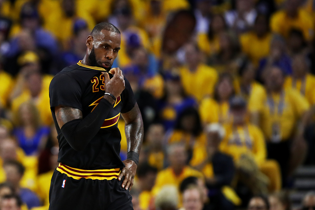 星空体育-关于詹姆斯连续十场比赛得分超过比分优势明显,TES挑战极限!的信息