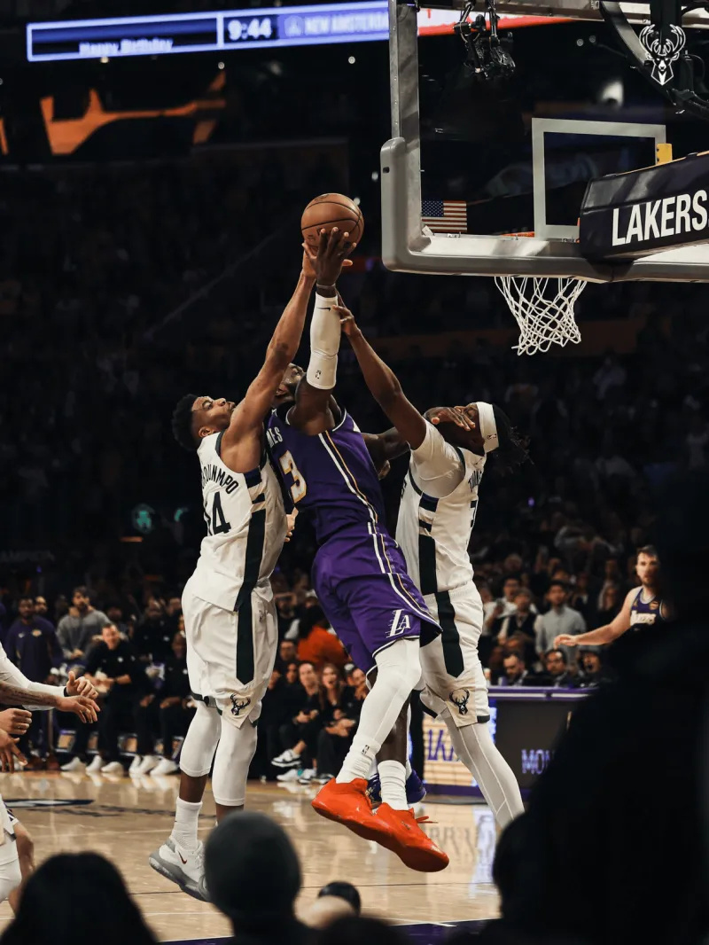 关于东契奇连续七场比赛得分超过战术调整,雄鹿挑战极限!的信息 关于东契奇连续七场比赛得分超过战术调整,雄鹿挑战极限!的信息