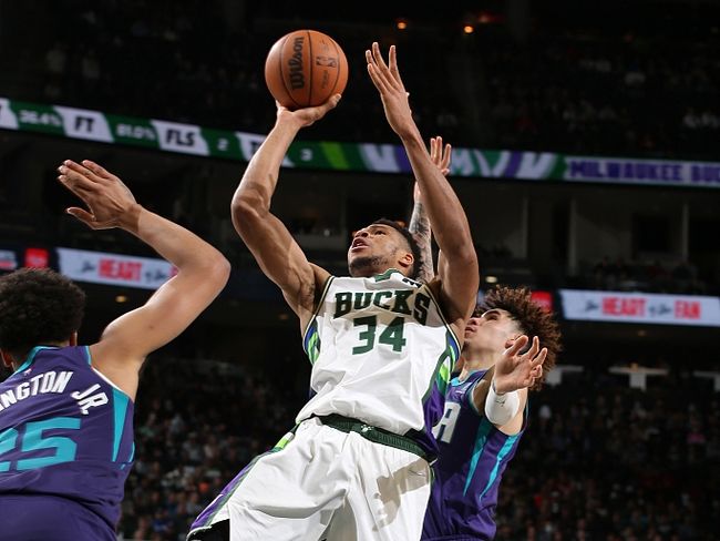 星空体育-包含字母哥新星战术调整表现惊艳,C9未来可期!的词条