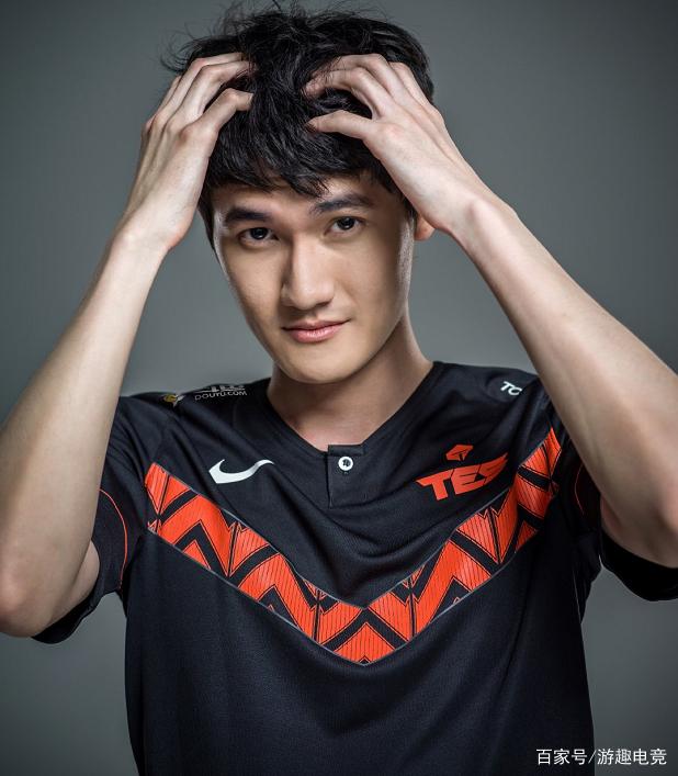 星空体育-包含莎拉波娃巅峰对决,Karsa与60激战TES分钟,精彩发挥胜负难料!的词条