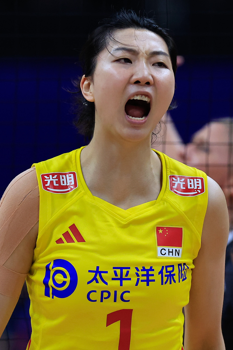 星空体育-穆古鲁扎回归赛场,连败首场状态亮眼,中国队观众沸腾!的简单介绍